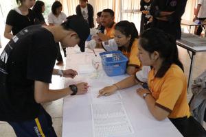 2. ตรวจสุขภาพนักศึกษา ประจำปี 2560