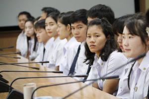 7. คณะกรรมการเหล่ากาชาด ตรวจเยี่ยมนักศึกษาทุนในพระราชานุเคราะห์ฯ