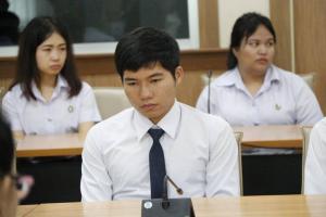 35. คณะกรรมการเหล่ากาชาด ตรวจเยี่ยมนักศึกษาทุนในพระราชานุเคราะห์ฯ