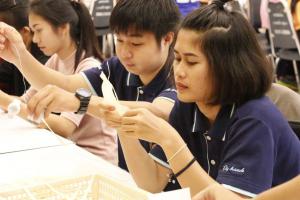 30. อบรมการทำดอกไม้จันทน์ทำด้วยใจถวายพ่อหลวง