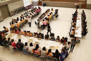 39. อบรมการทำดอกไม้จันทน์ทำด้วยใจถวายพ่อหลวง