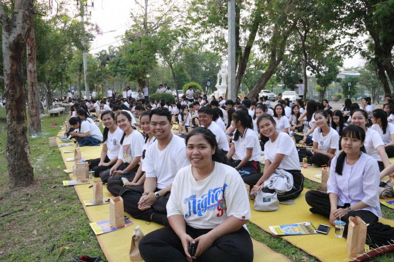 4. สวดมนต์ นั่งสมาธิ ฟังธรรม