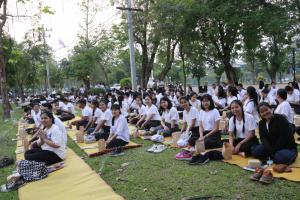 4. สวดมนต์ นั่งสมาธิ ฟังธรรม