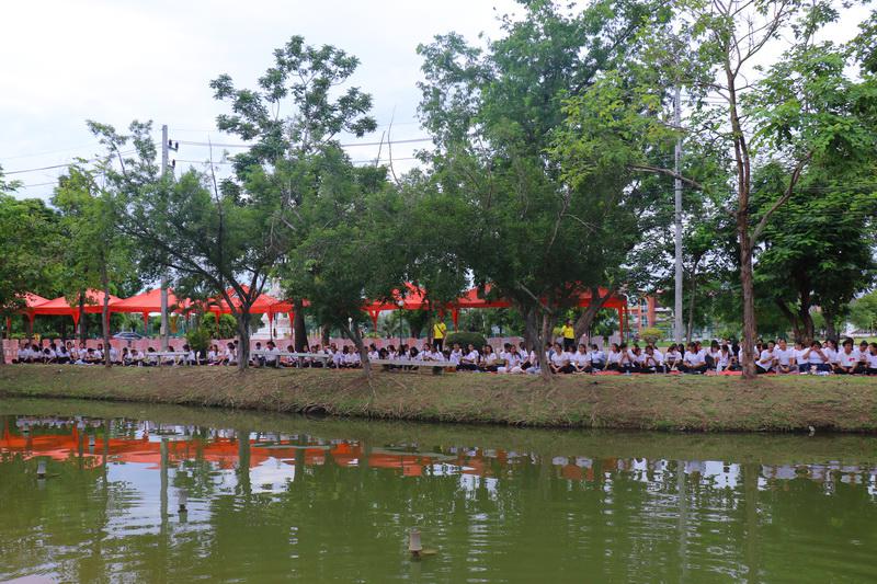 1. สวดมนต์มหามงคลถวายในหลวง ร.10 ที่ศาลาปฏิบัติธรรมริมน้ำ