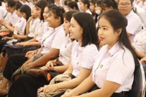 6. อบรมเรื่องสถาบันพระมหากษัตริย์กับประเทศไทย