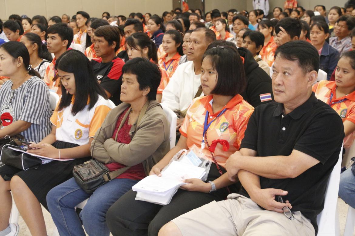 ประชุมผู้ปกครองและทำสัญญาผู้กู้ยืมกองทุนเงินให้กู้ยืมเพื่อการศึกษา (กยศ.)