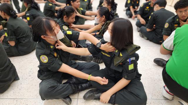 2. การอบรมเชิงปฏิบัติการ เรื่อง CPR การปฐมพยาบาลฟื้นคืนชีพให้ผู้ที่หยุดหายใจ