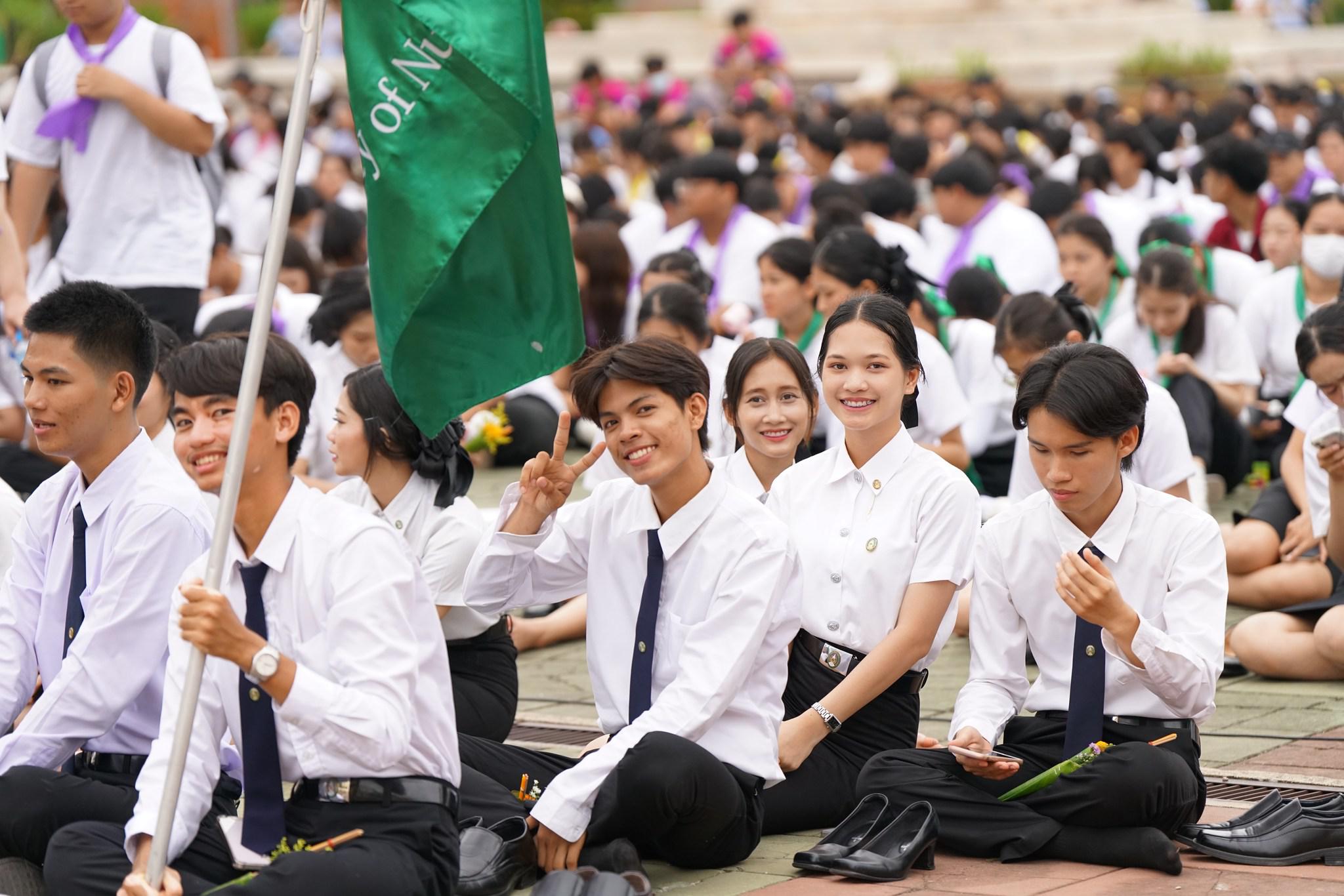 3. รับน้องแห่พุทธบูชา นบพระเจติยาบรมธาตุนครชุม ปี 2568