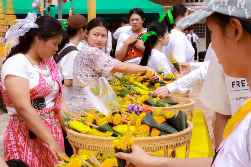 4. พุทธบูชาส่องหล้าสืบศรัทธารับขวัญน้องใหม่